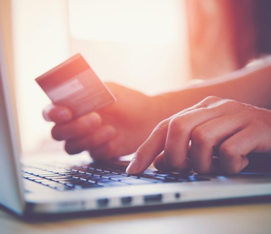 Der Cashback Assistent bringt dir 5 Euro Bonus Black Friday Kreditkarte