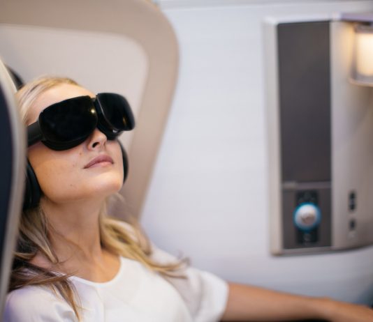 BA: Virtual-Reality Brillen auf der New York Strecke in der First! Virtual-Reality