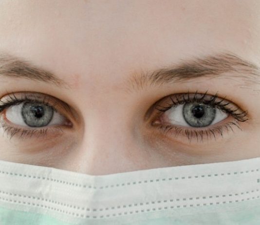 Schutz vor Viren: Nicht ins Gesicht fassen Schutz vor Viren