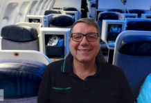 Zoom Hintergrundbild zum Download Zoom Hintergrundbild: Ulf-Gunnar in der Azul Business Class