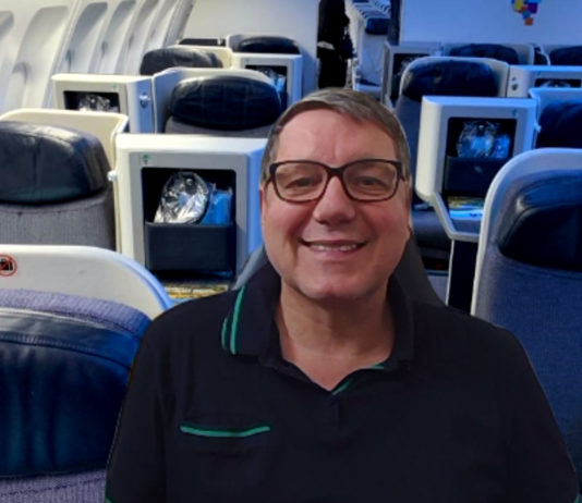 Zoom Hintergrundbild zum Download Zoom Hintergrundbild: Ulf-Gunnar in der Azul Business Class