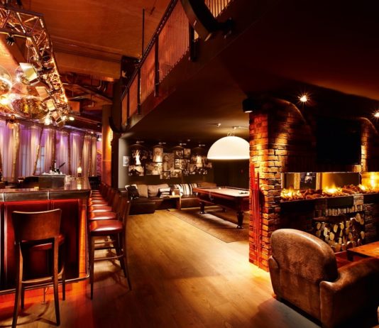 Pentahotel Vienna: Gewinne 2 Nächte für 2 Personen Lounge im Pentahotel Vienna