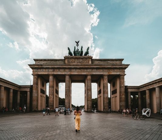 1 Mal übernachten z.B. in Berlin + Zimmer Upgrade + First Class Upgrade für 48€