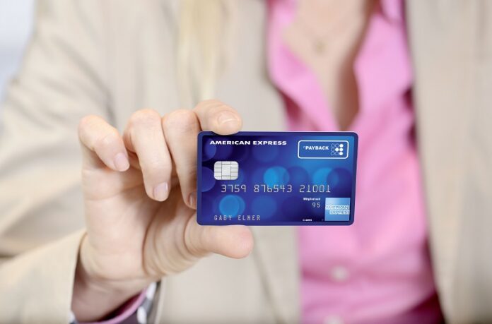 Mit der American Express Kreditkarte bezahen