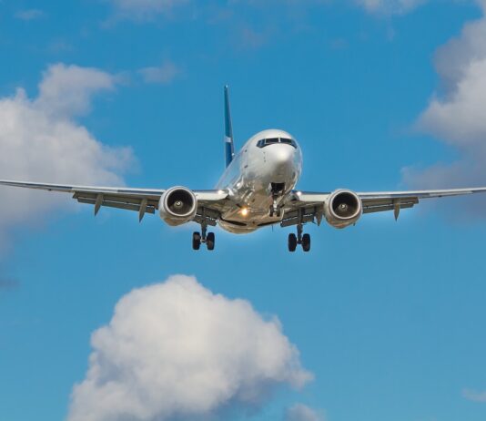 Selbstständige fliegen Business Class in die USA ab 275€ Flugzeug Airplane West Jet