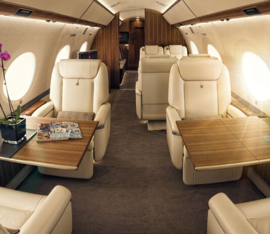 Werde mit einem Flug zum Millionär